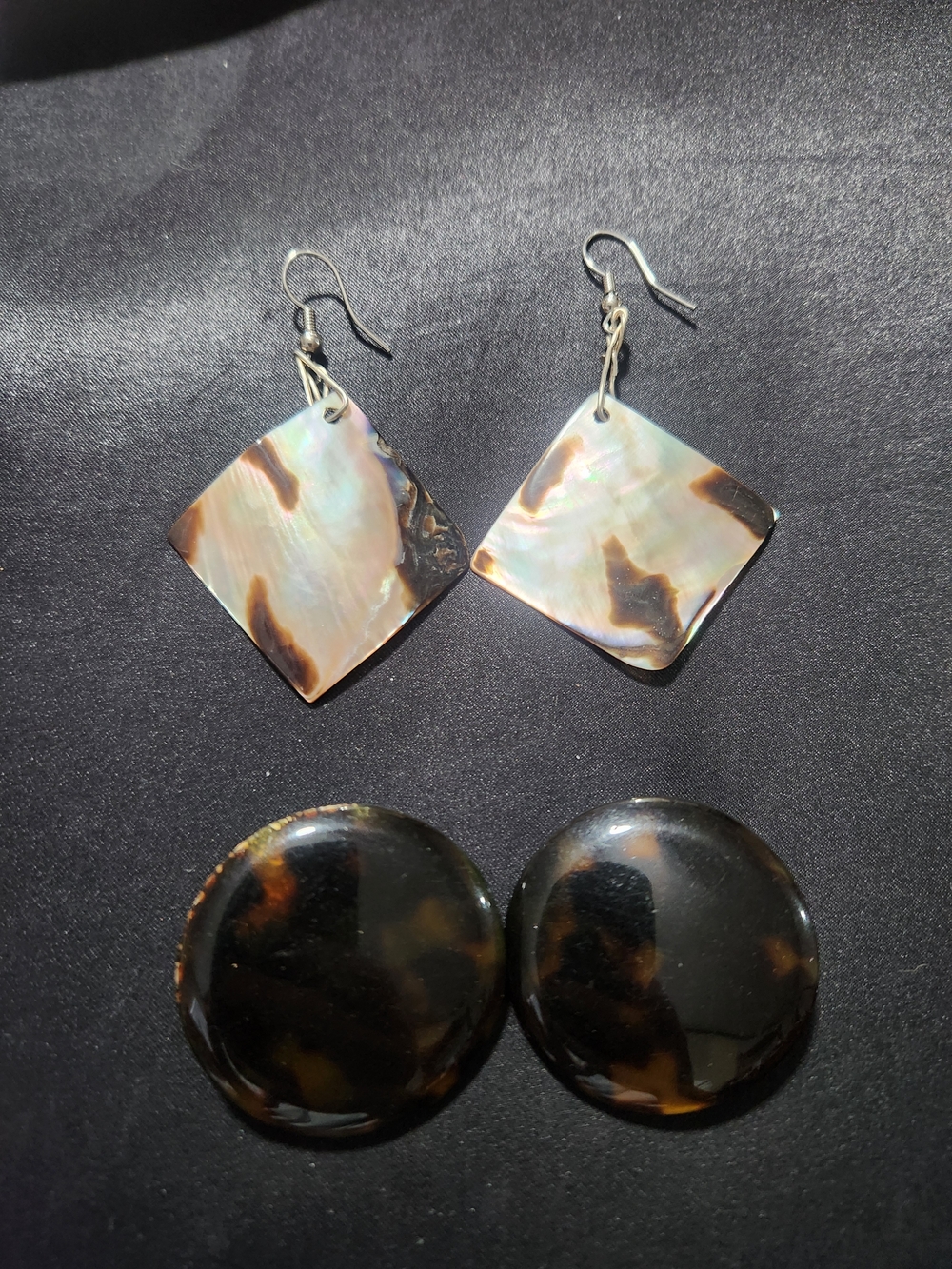 Bundle 2 Pairs Mother of Pearl Diamond-Shaped Drop Earrings - Iridescent Brown